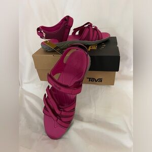 Teva Youth Sport sandals Tirra size 6. NEW IN BOX